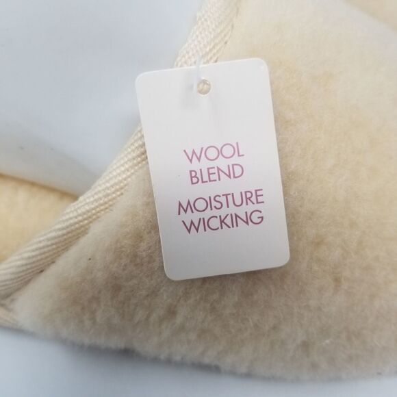 NWT IVORY SOFT WOOL BLEND SLIP ON HOUSESHOES. SIZES 6, 10, 11. - Picture 4 of 14